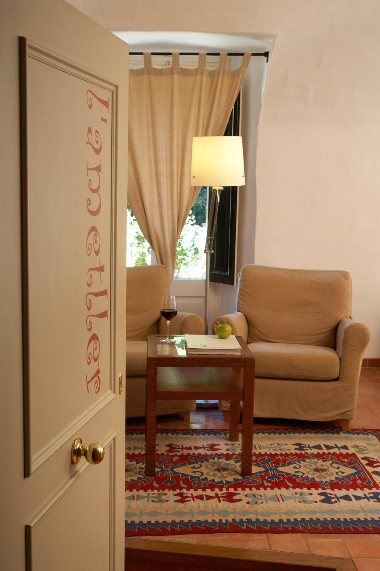 Hotel La Placa Madremanya Bagian luar foto