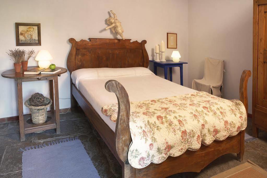 Hotel La Placa Madremanya Bagian luar foto