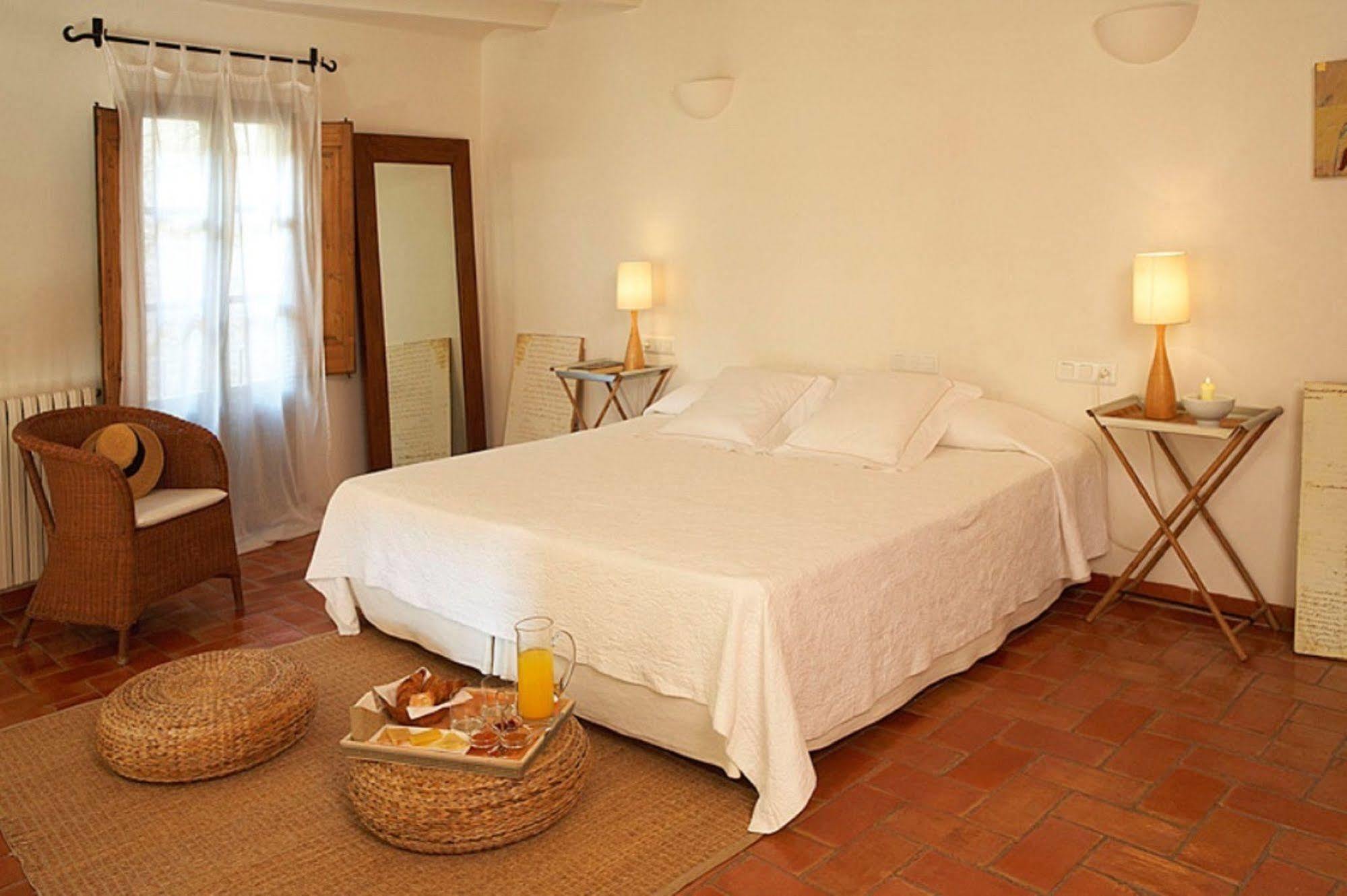Hotel La Placa Madremanya Bagian luar foto
